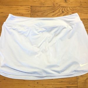 Nike women’s tennis skirt. Size Large